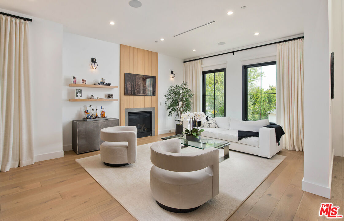 MLS #25604345 image #2