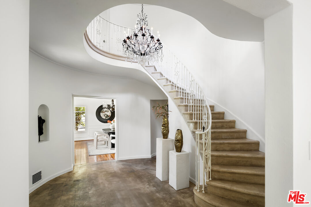 MLS #25604535 image #0