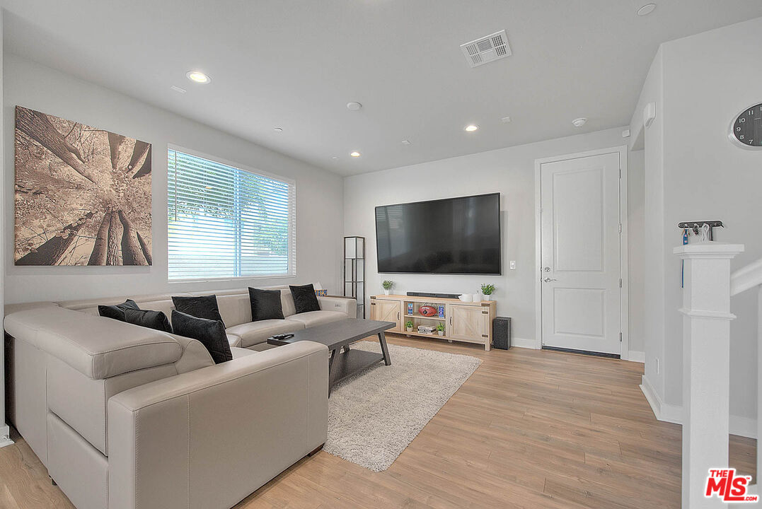 MLS #25604593 image #1