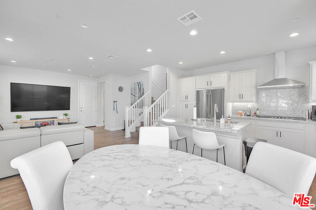 MLS #25604593 image #3