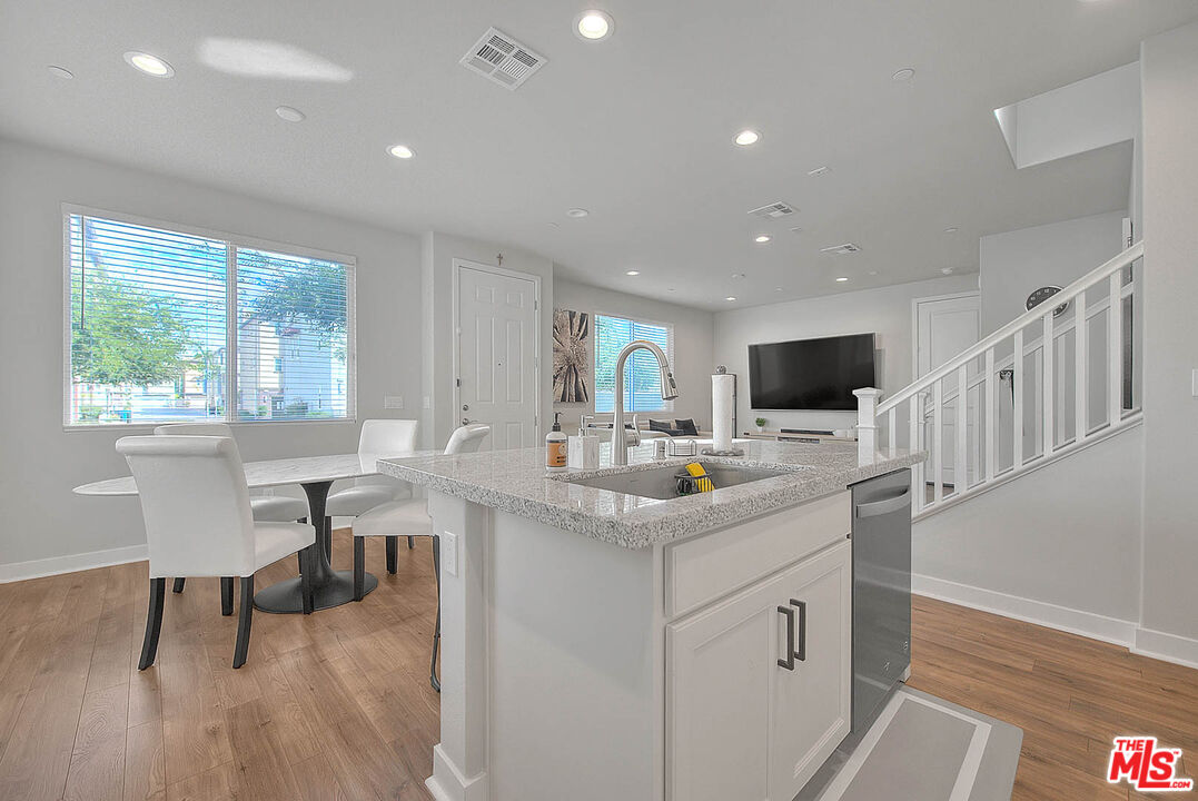 MLS #25604593 image #4