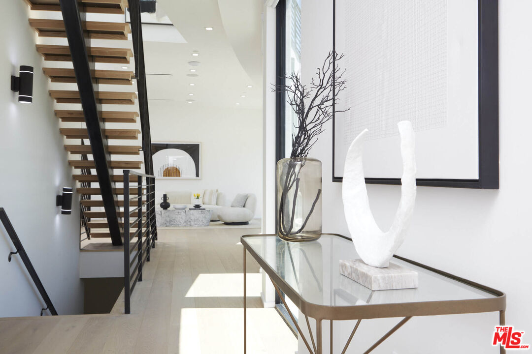 MLS #25604607 image #17