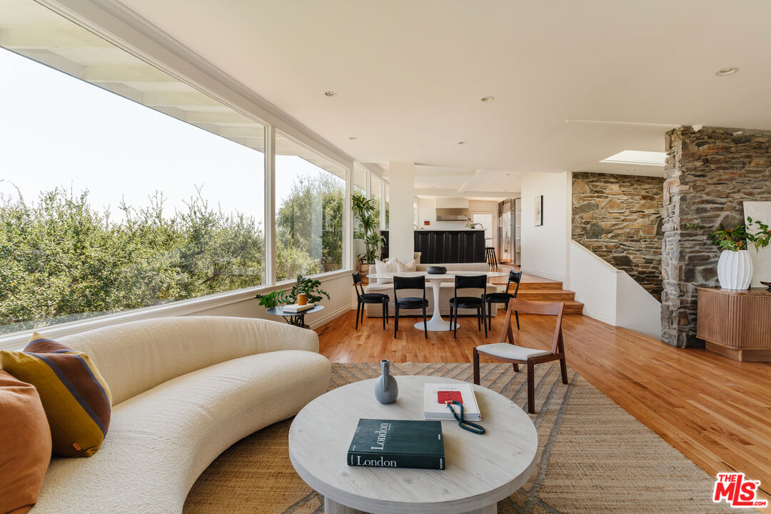 MLS #25604667 image #10