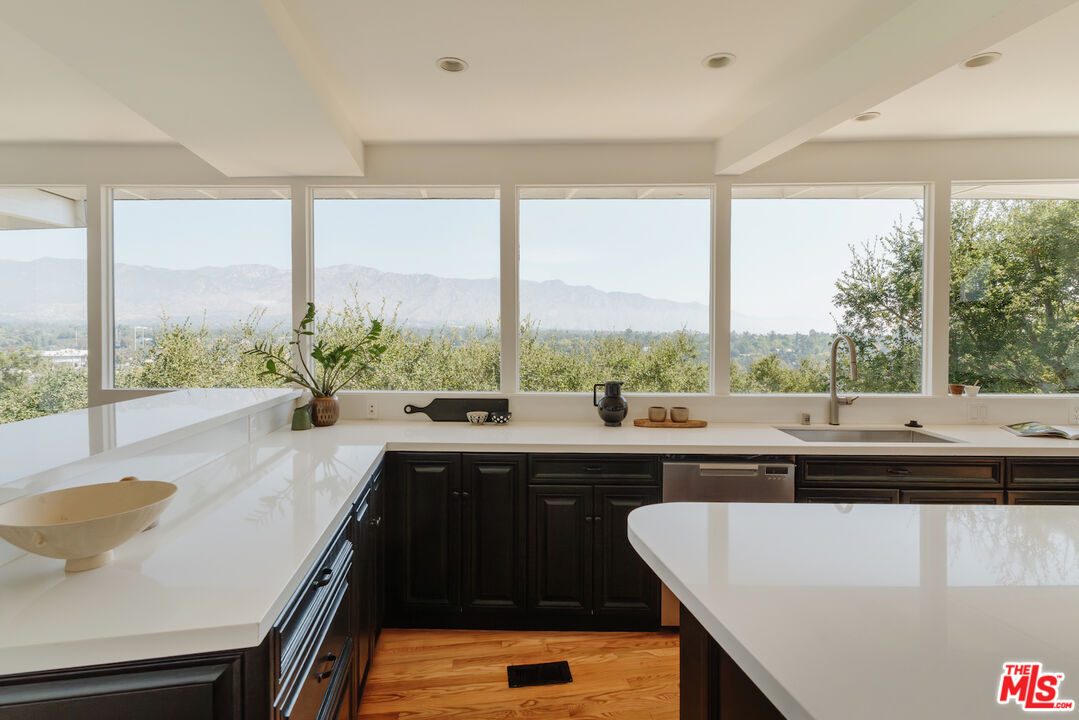 MLS #25604667 image #15