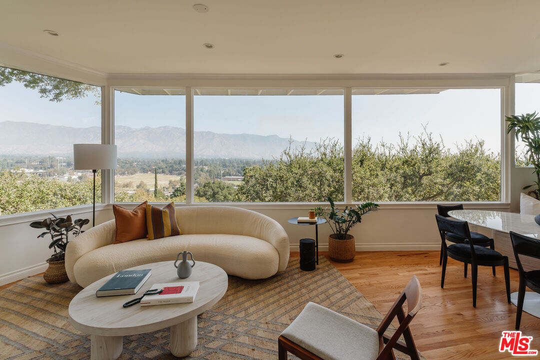 MLS #25604667 image #0