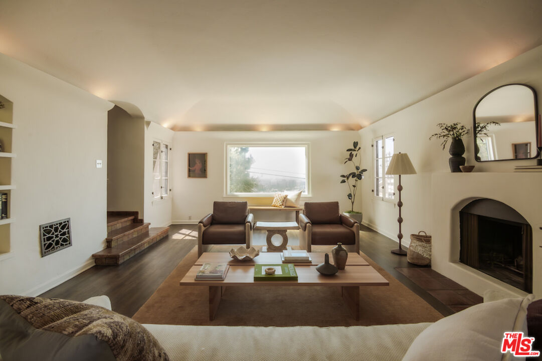 MLS #25604727 image #3