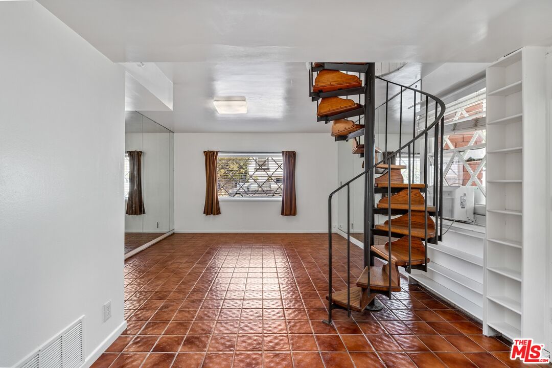 MLS #25604819 image #29