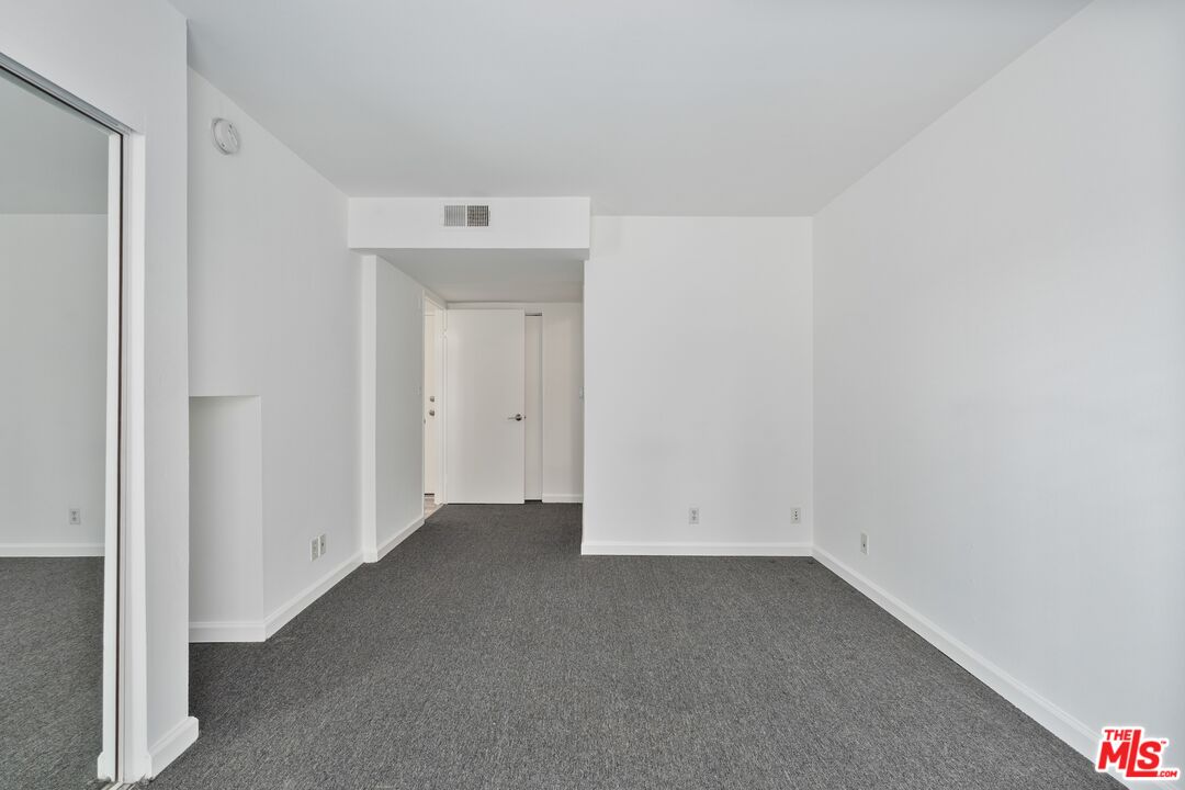 MLS #25604843 image #23