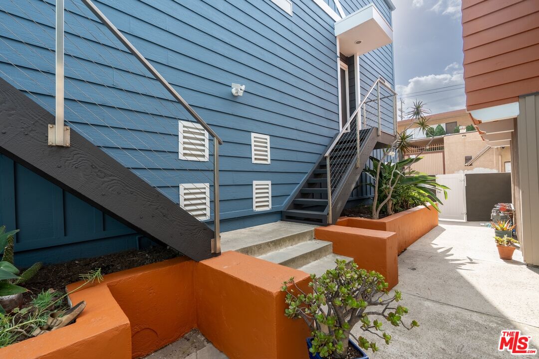 MLS #25604843 image #24