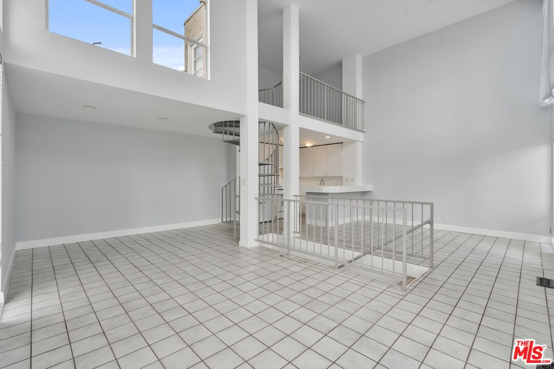 MLS #25604843 image #3