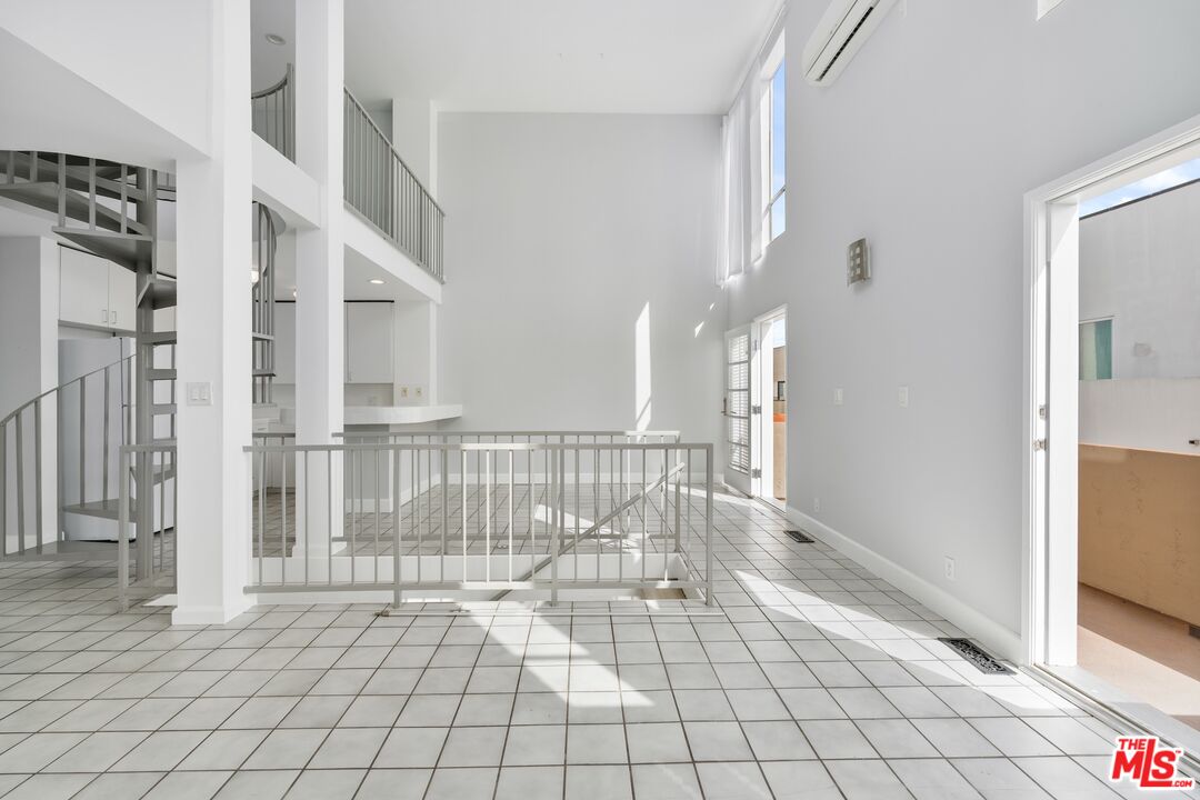 MLS #25604843 image #4