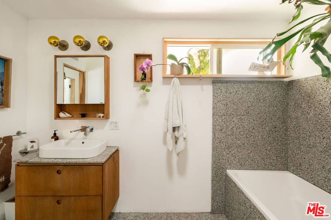 MLS #25605001 image #20