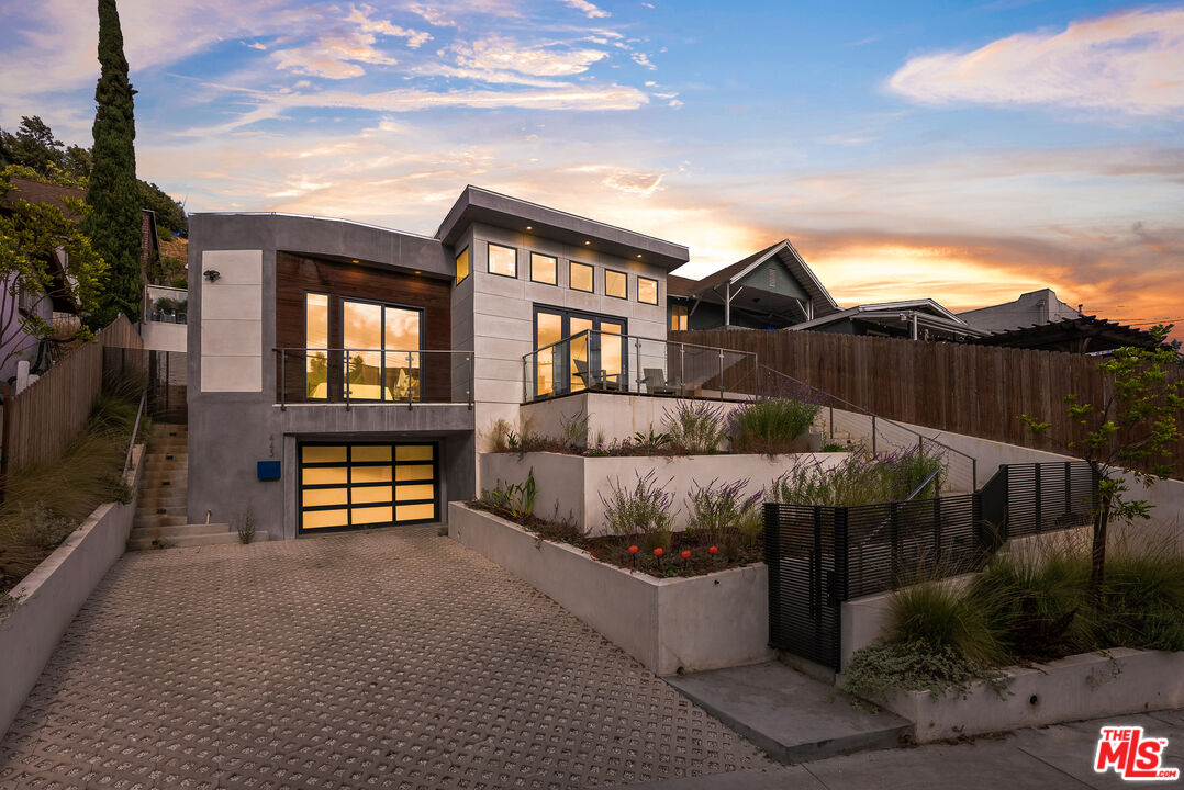 MLS #25605103 image #0