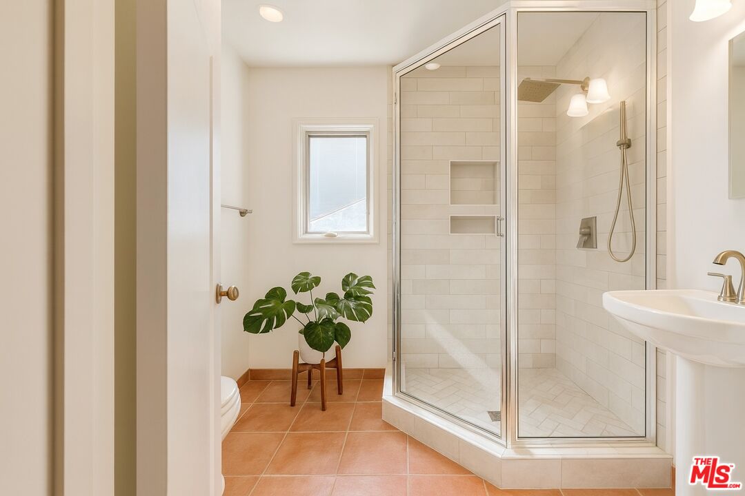 MLS #25605171 image #24