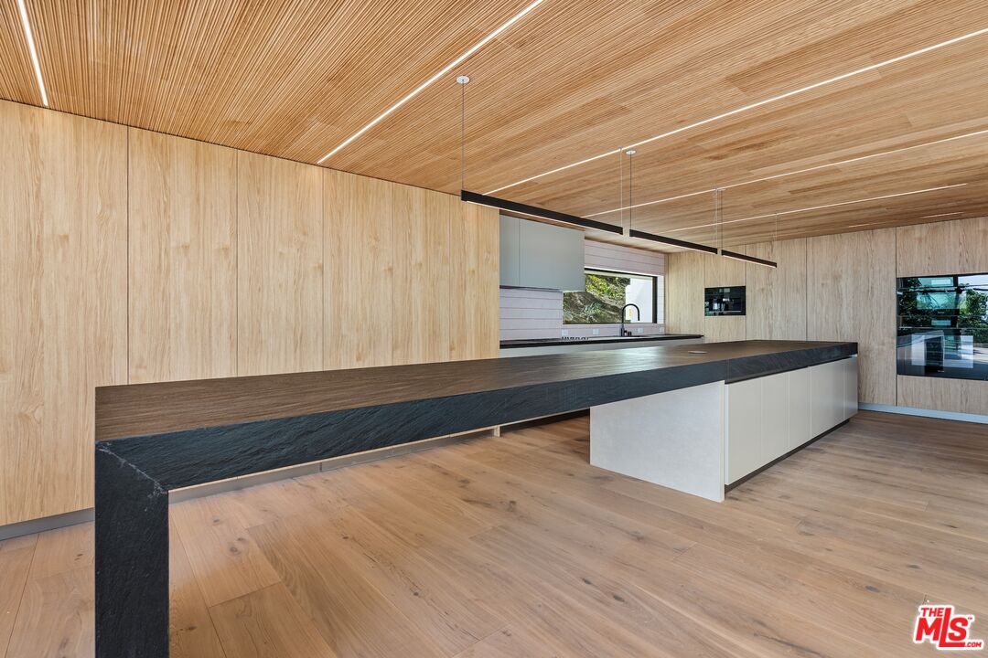 MLS #25605513 image #16