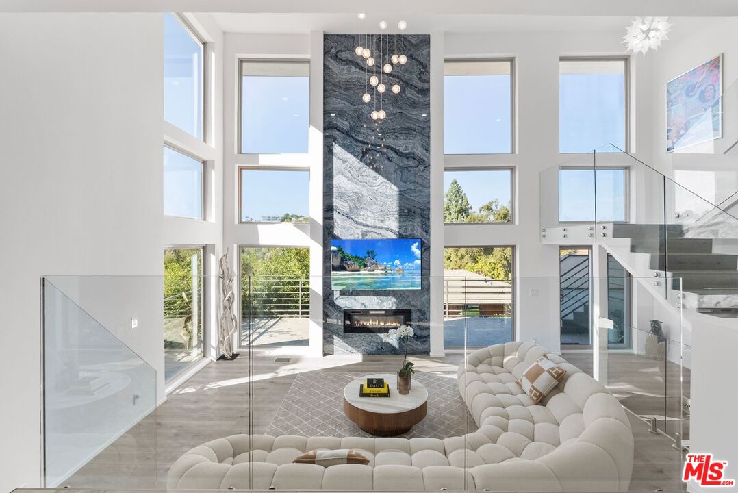 MLS #25605715 image #12