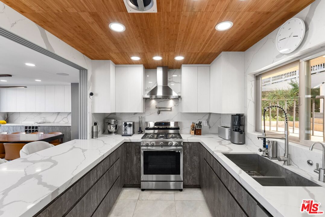 MLS #25605715 image #17