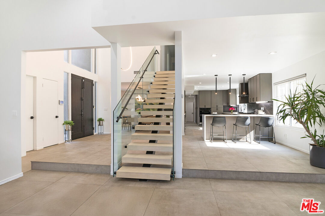 MLS #25606075 image #1