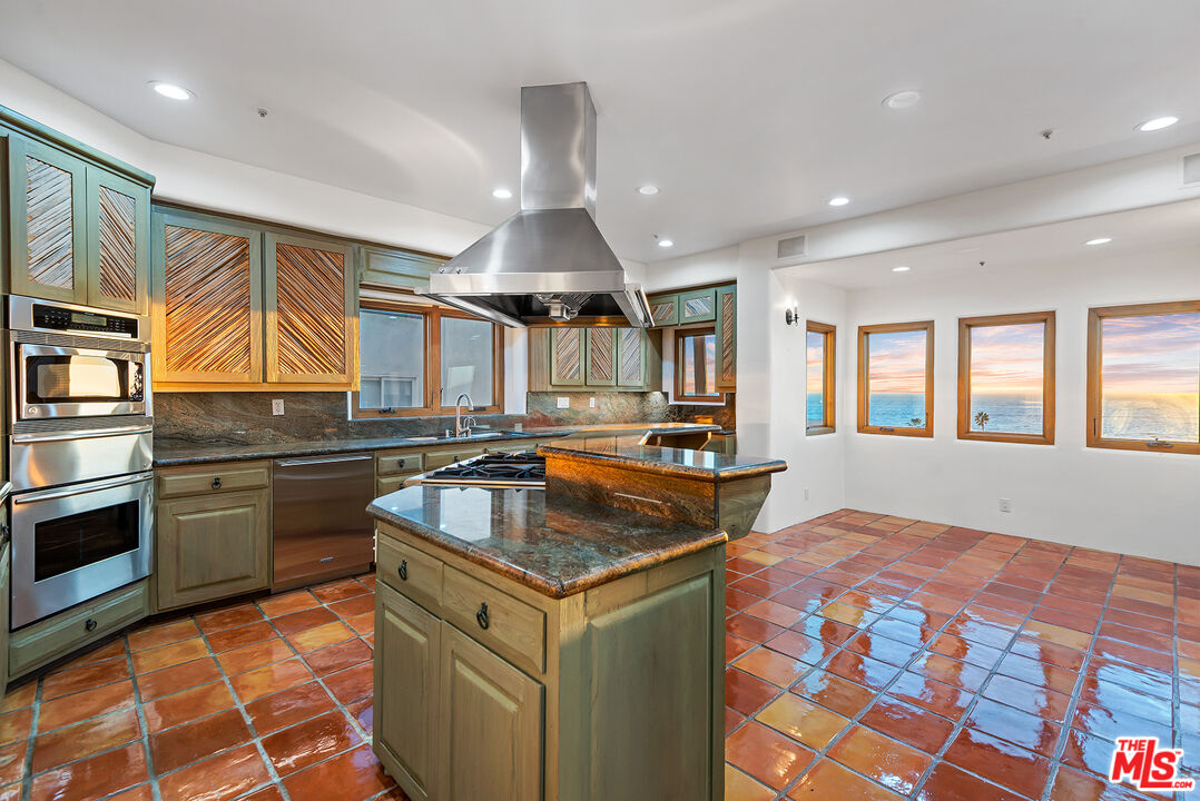 MLS #25606105 image #12