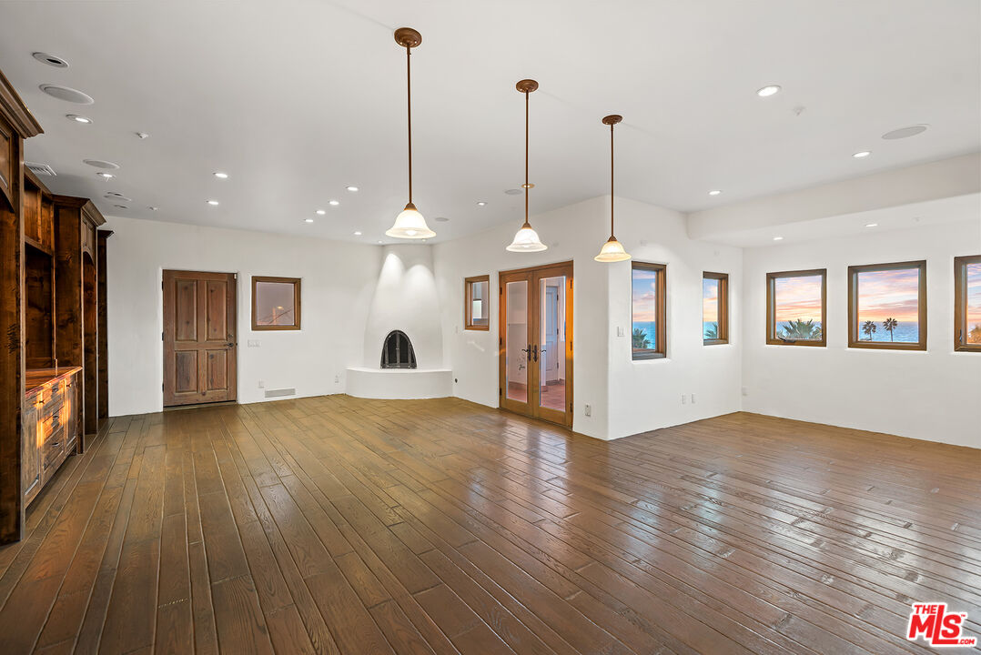 MLS #25606105 image #22