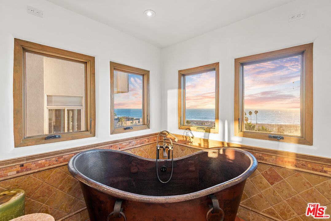 MLS #25606105 image #32