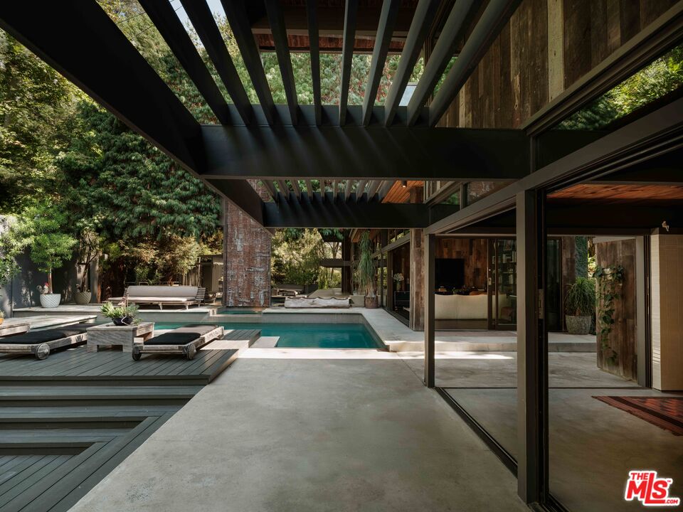 MLS #25606233 image #2