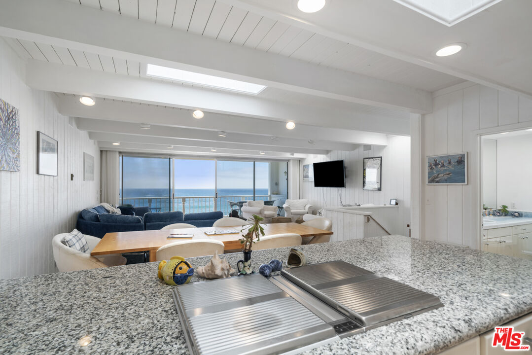 MLS #25606401 image #8