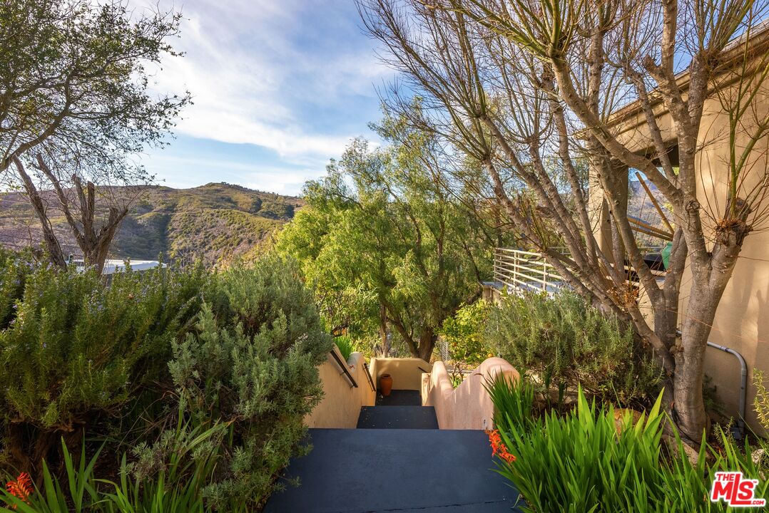 MLS #25606433 image #25