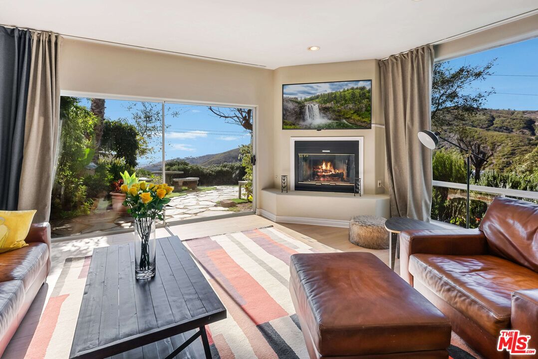 MLS #25606433 image #0