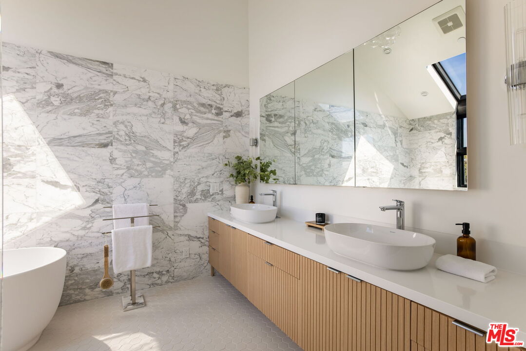 MLS #25606513 image #25