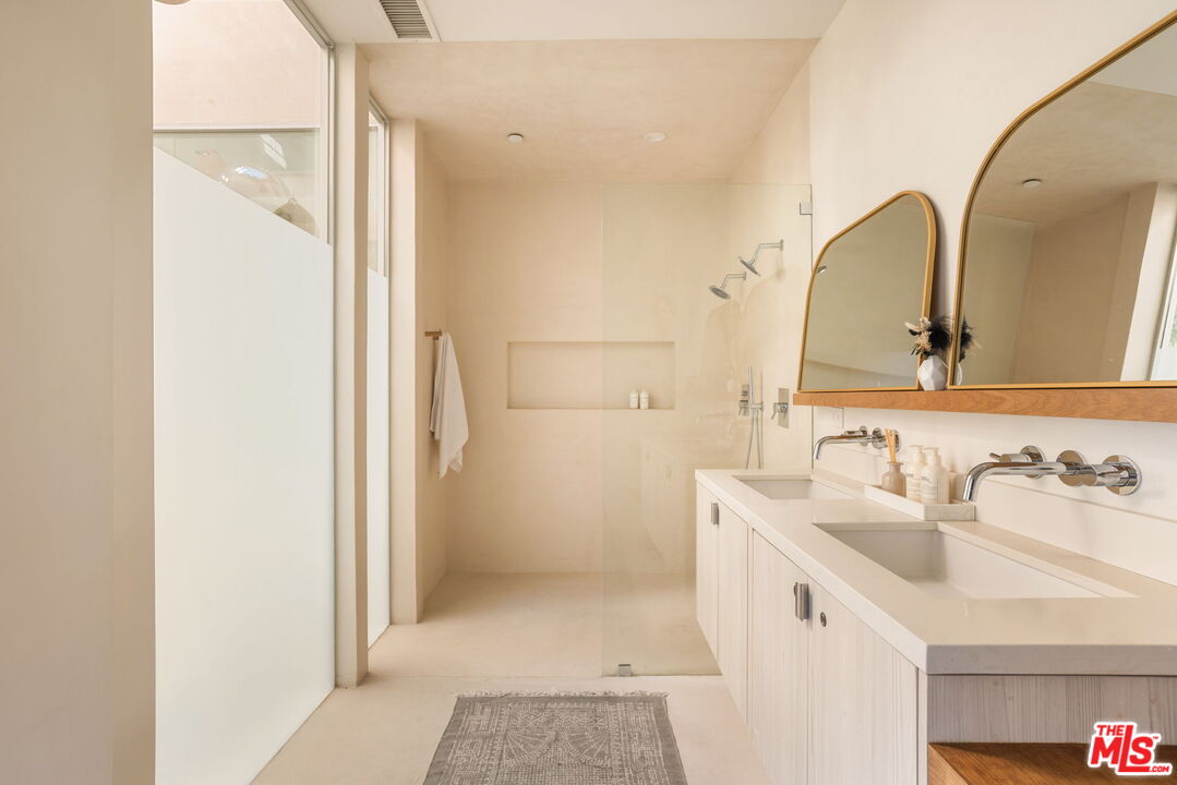 MLS #25606771 image #16