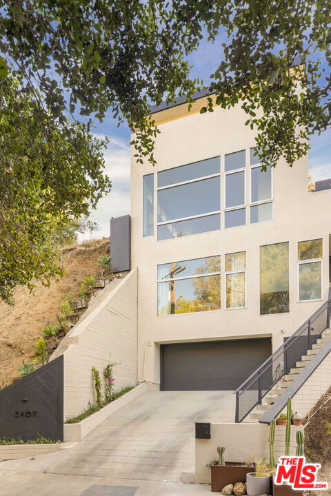 MLS #25606771 image #0