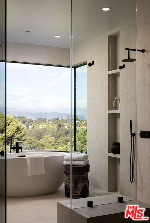 MLS #25606933 image #21