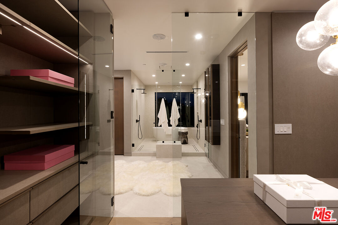 MLS #25606933 image #23