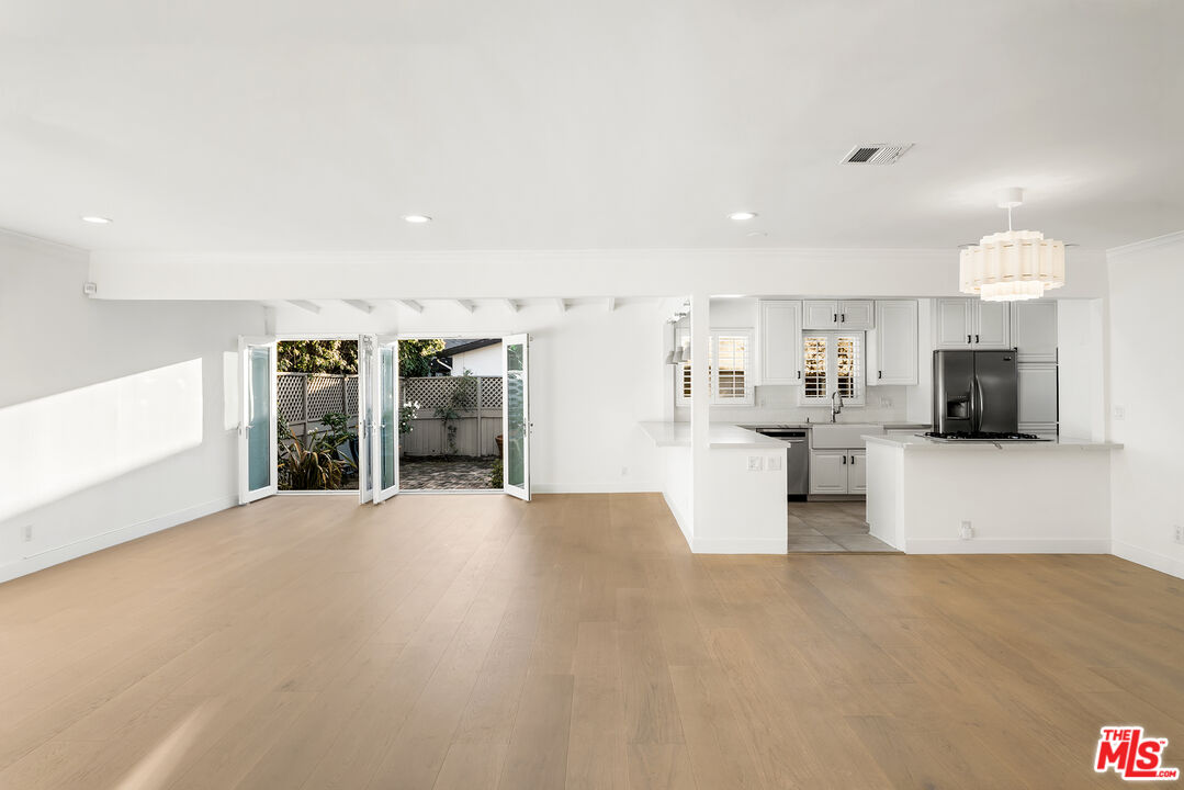 MLS #25607071 image #2