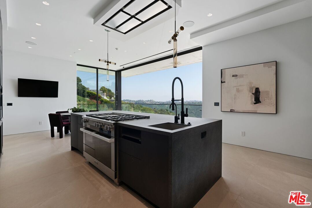 MLS #25607365 image #16