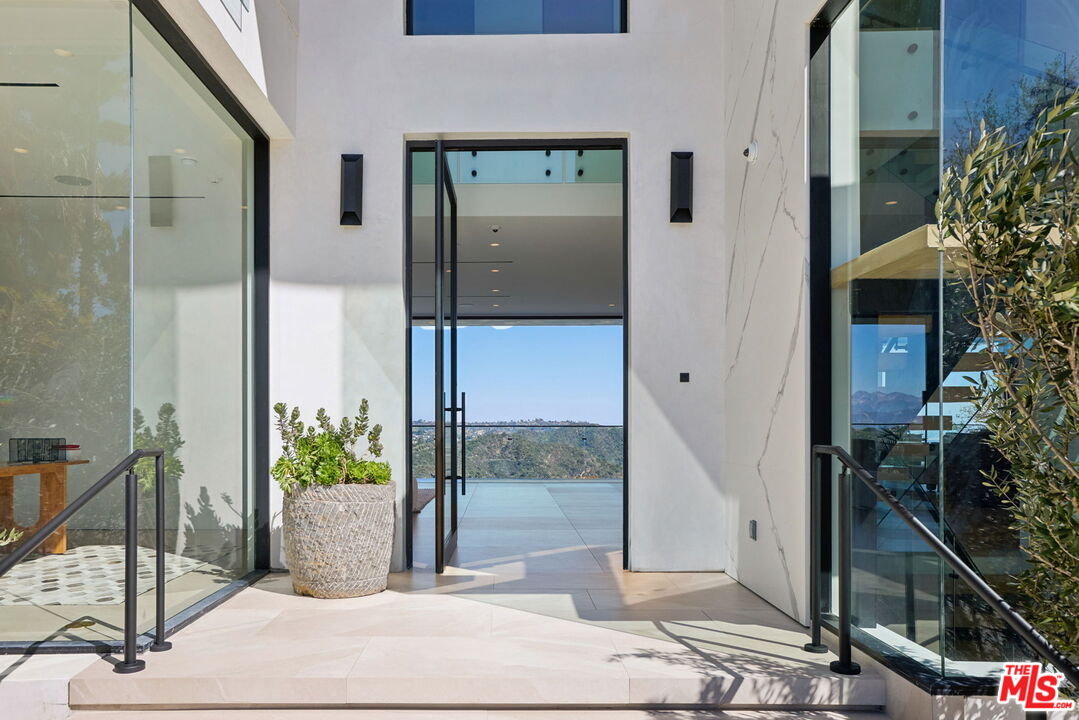 MLS #25607365 image #0