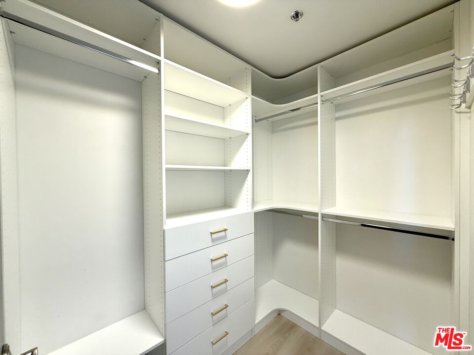 MLS #25607497 image #11