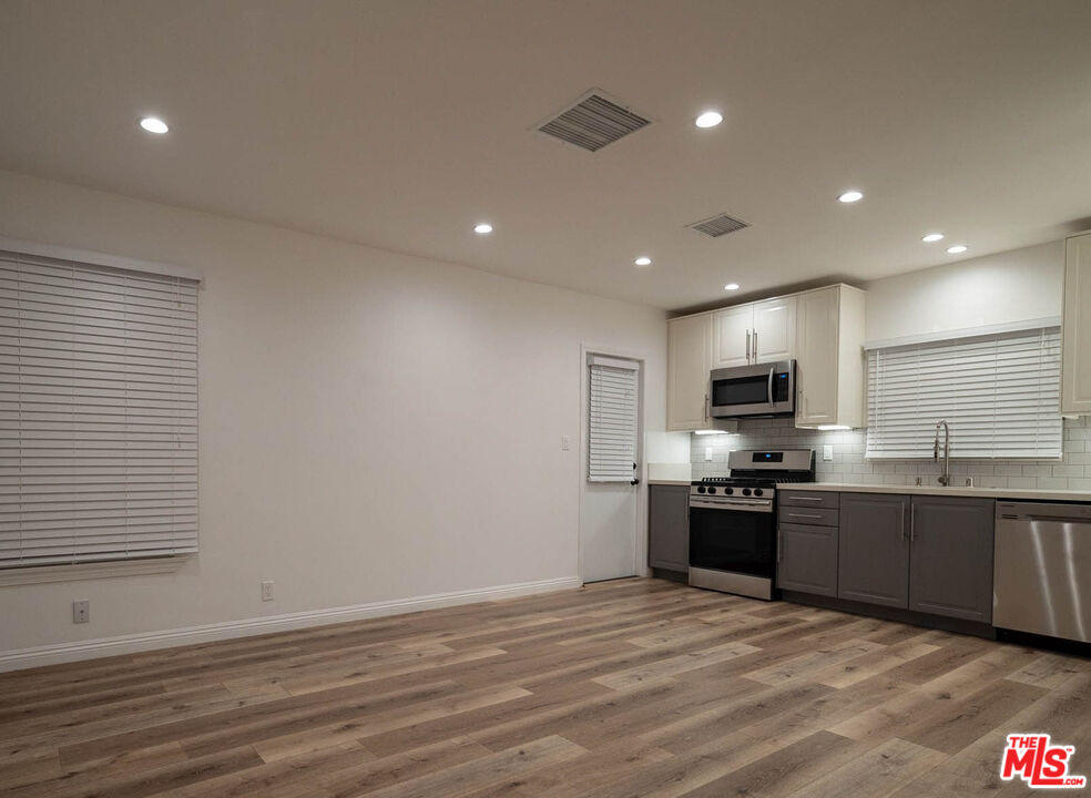 MLS #25607603 image #0