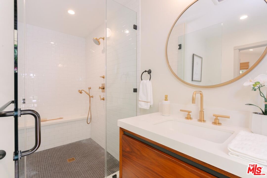 MLS #25607617 image #42