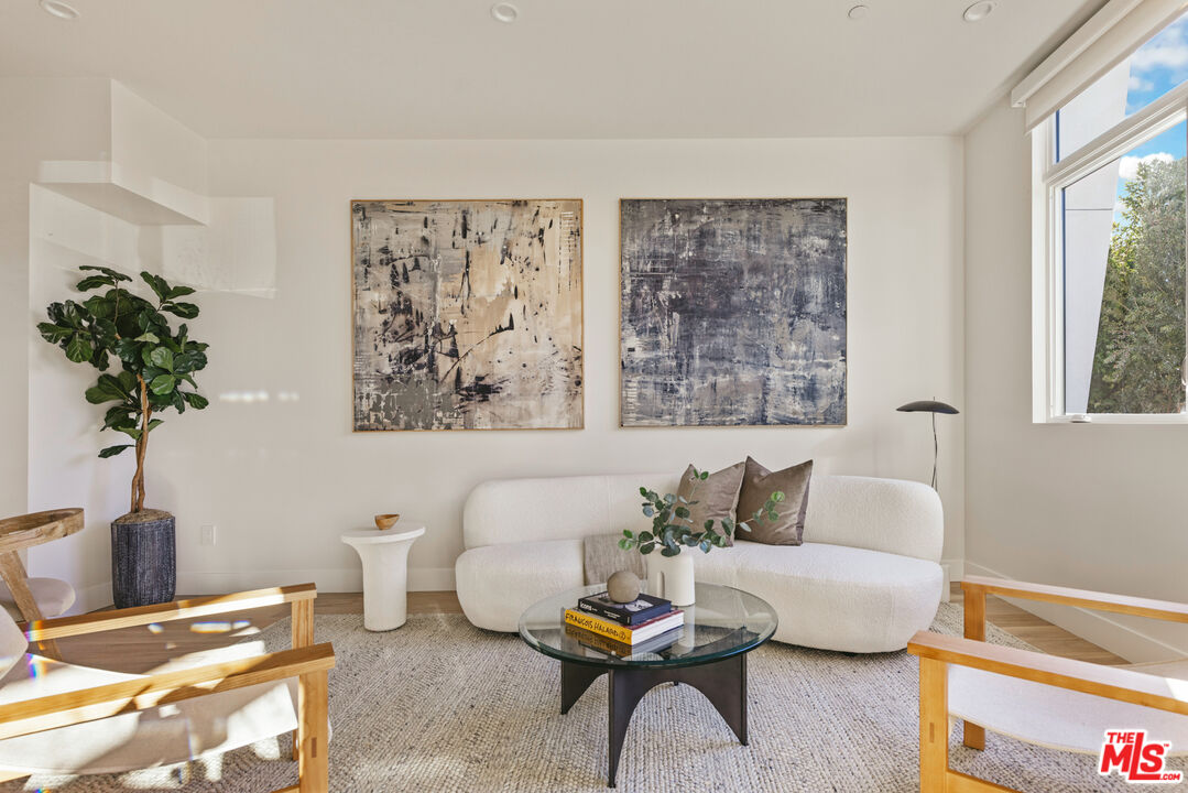 MLS #25607665 image #1