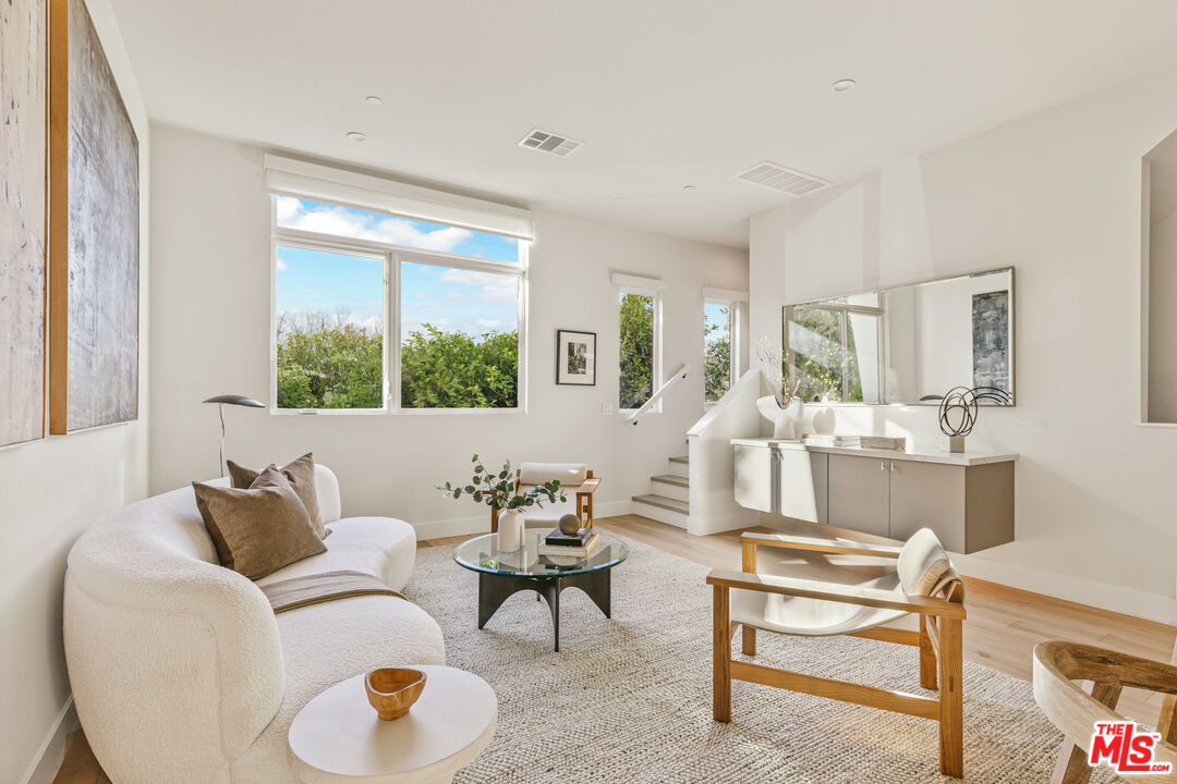 MLS #25607665 image #2