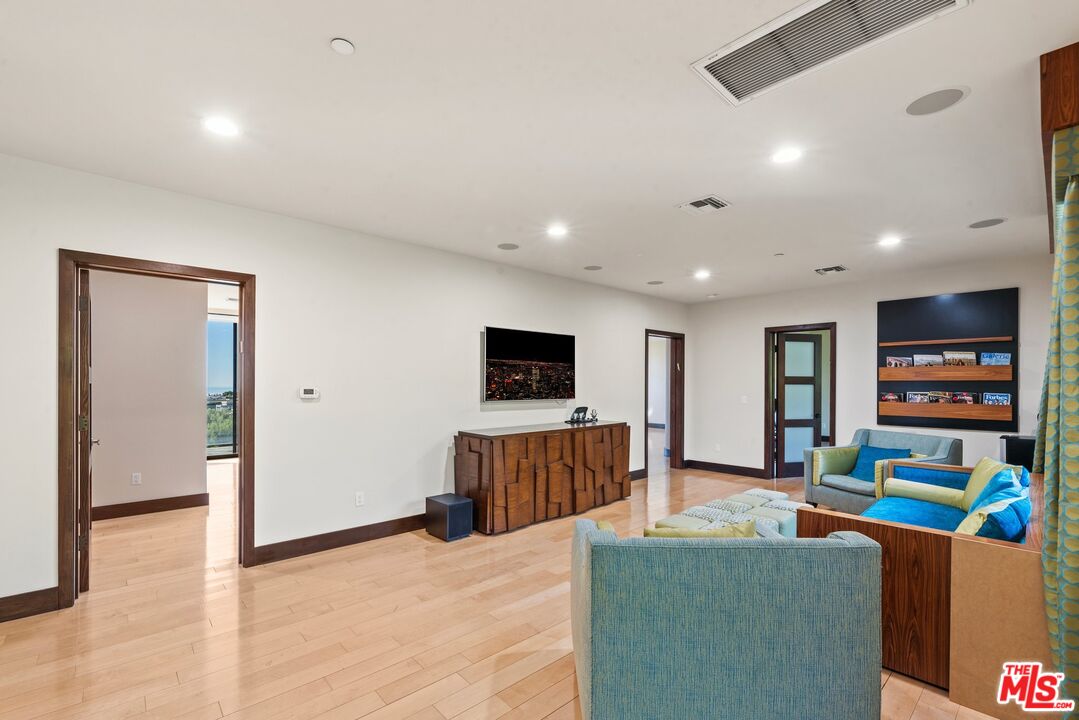 MLS #25607775 image #14