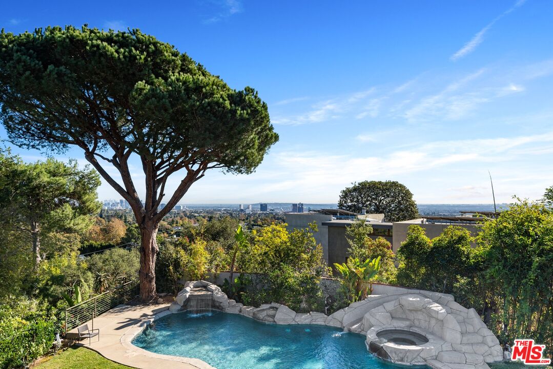 MLS #25607775 image #0