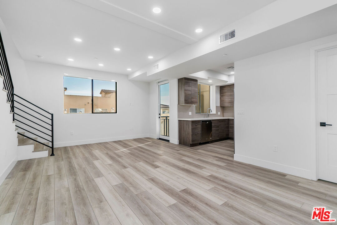 MLS #25607965 image #21