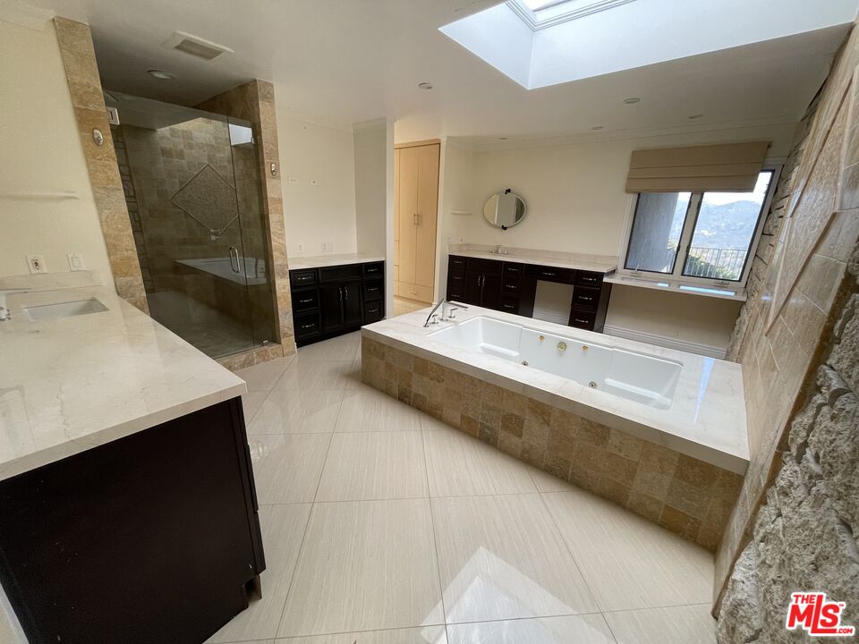 MLS #25608251 image #15