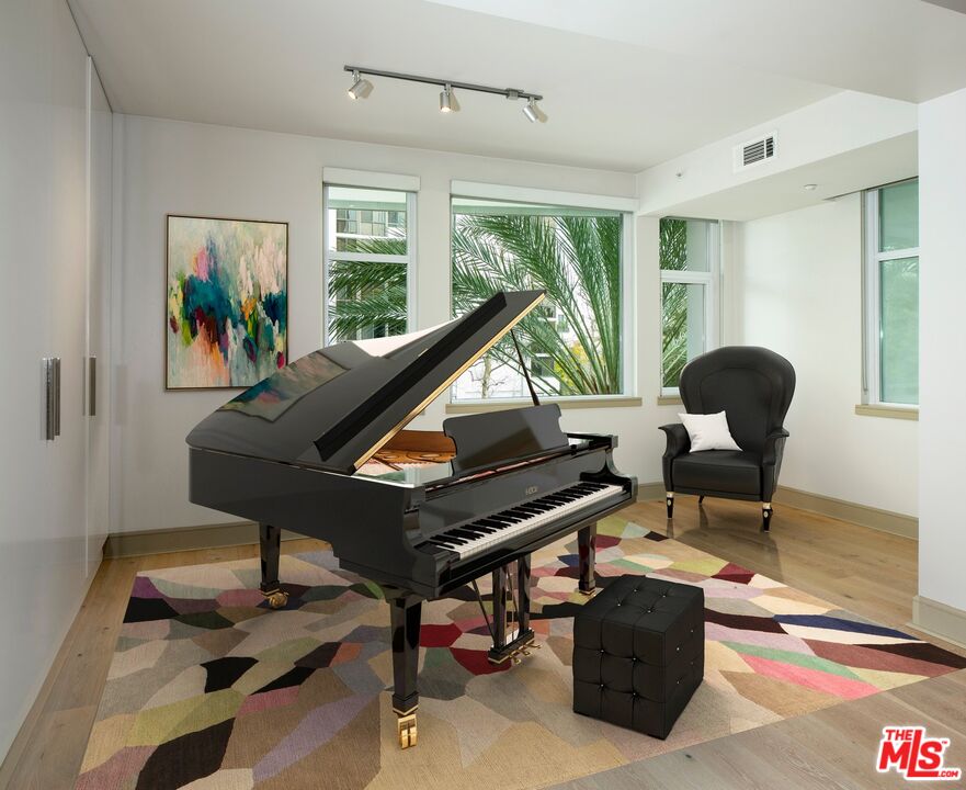 MLS #25608311 image #1