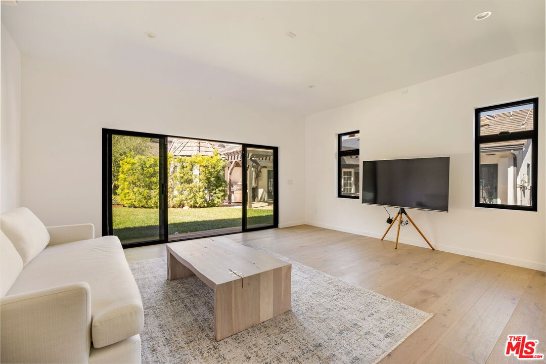 MLS #25608367 image #22