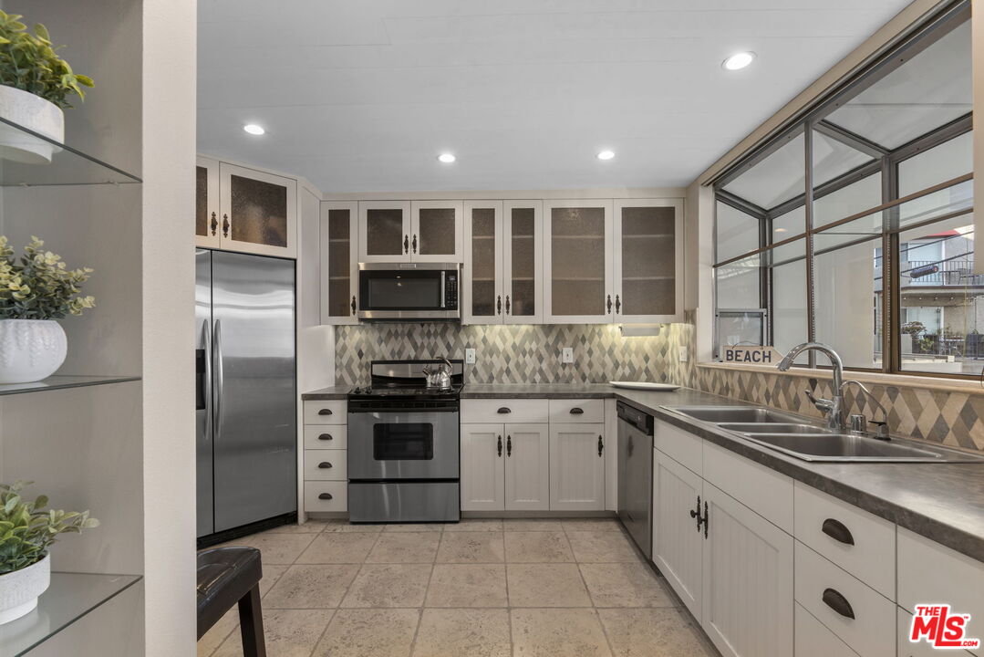 MLS #25608397 image #15