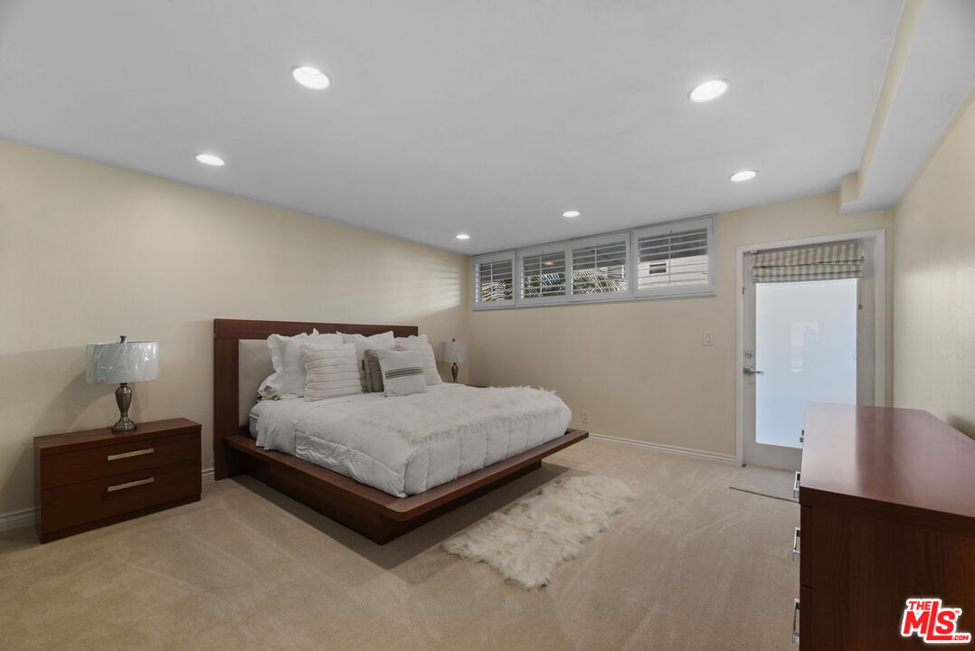 MLS #25608397 image #24